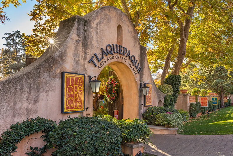 Tlaquepaque Arts & Shopping Village